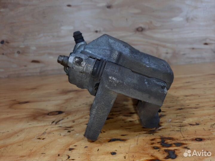 Суппорт передний левый Mazda Atenza GJ2FW shvptr