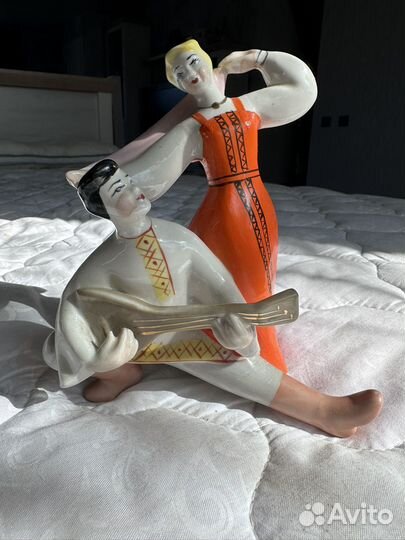 Русский танец, фарфор