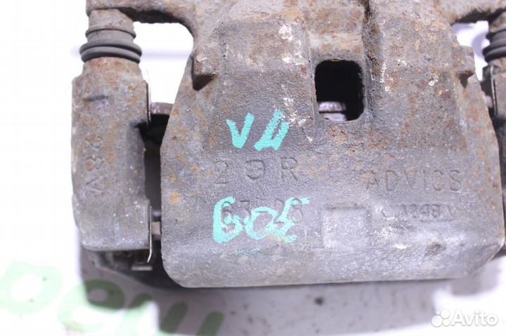 Суппорт передний правый Toyota Camry v40