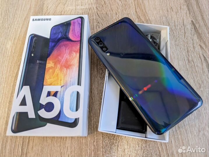 Samsung Galaxy A50, 4/64 ГБ