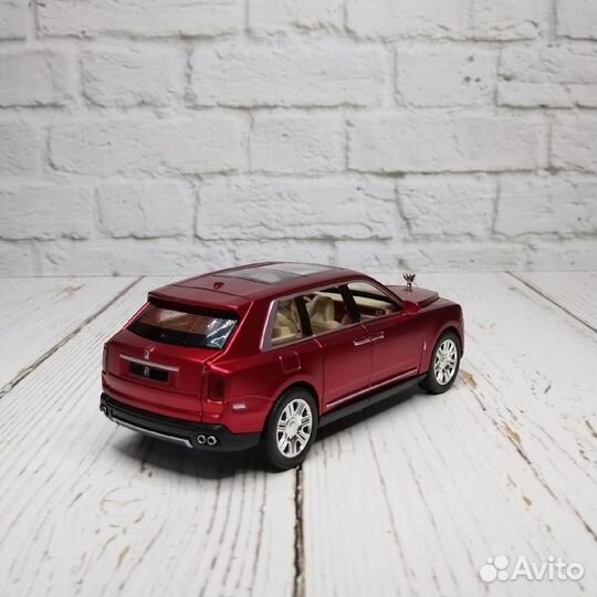 Машинка Ролс Ройс со звуковыми световыми сигналами