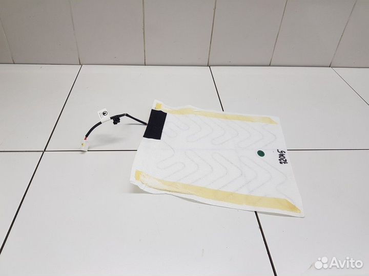 Подогрев спинки заднего правого сиденья