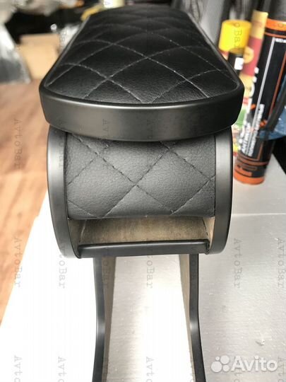 Подлокотник Nissan Terrano ромб