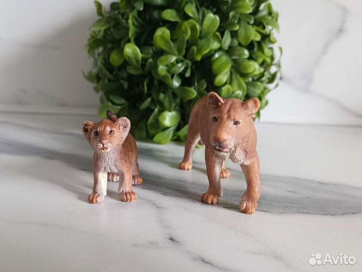 Фигурки Schleich семья львов