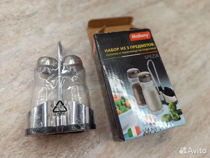 Солонка и перечница новые