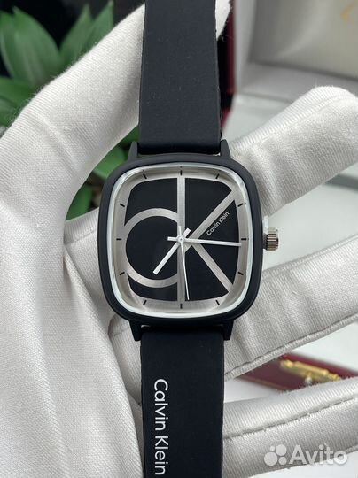Часы Calvin Klein черные-белые