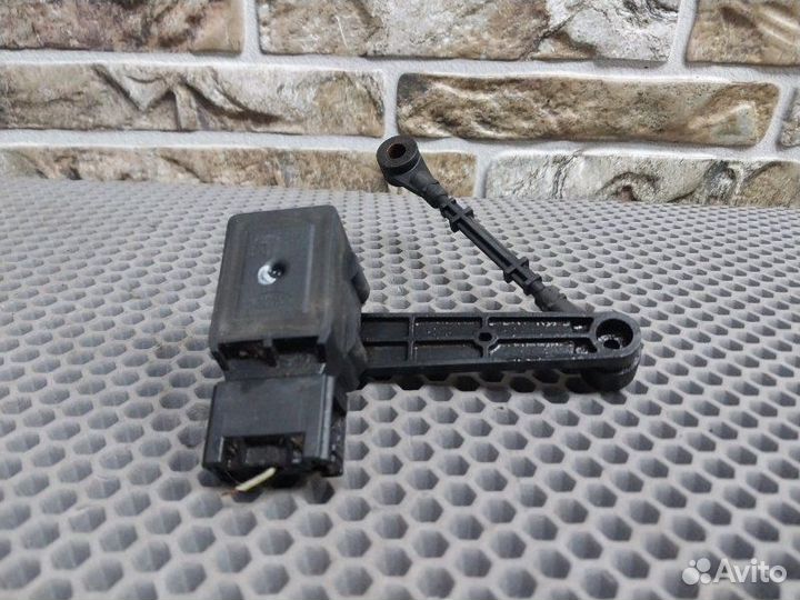 Датчик высоты дорожного просвета Land Rover