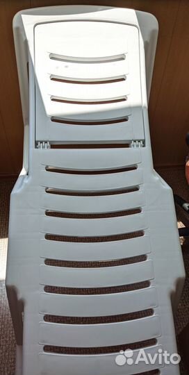 Шезлонг пляжный