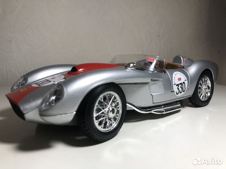 Ferrari 250 testa rossa 1:18 Burago