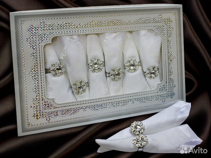 Скатерть праздничная с салфетками и кольцами