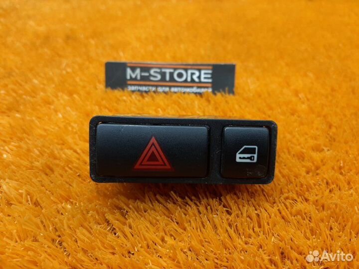 Кнопка аварийной сигнализации Bmw 3-Series E46