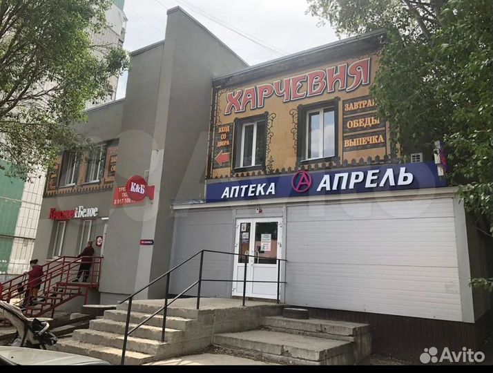 Повар горячего цеха в столовую