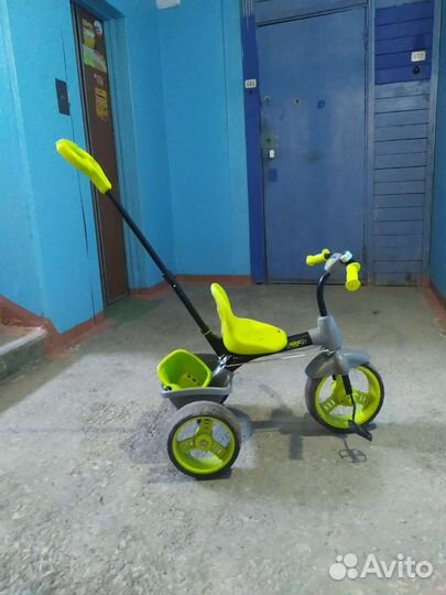 Трехколесный велосипед