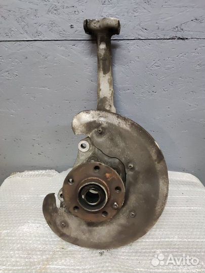 Кулак поворотный передний правый Audi A6 C7 cyga