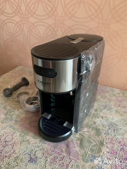 Новая Кофеварка рожковая Scarlett SC-CM33021
