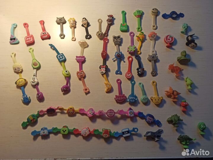 Скрепыши, прилипалы и фигурки мстителей