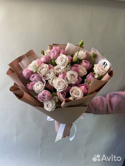 Букет из 7 кустовых роз Доставка Воронеж