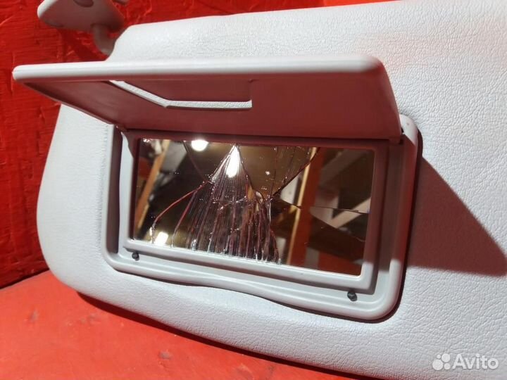 Козырек левый Митсубиси Лансер 9