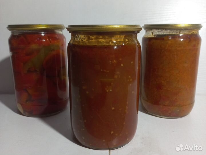 Соленья домашние, компоты, салаты, сок томатный