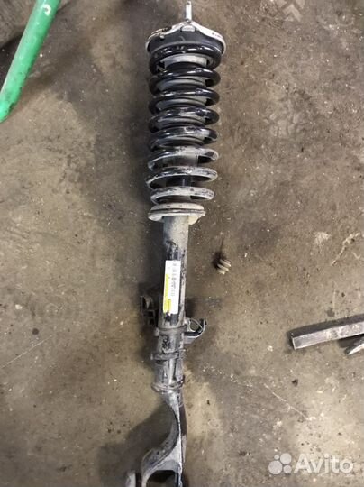 Амортизатор передний Mercedes w213