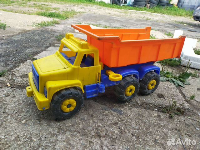 Игрушка грузовик