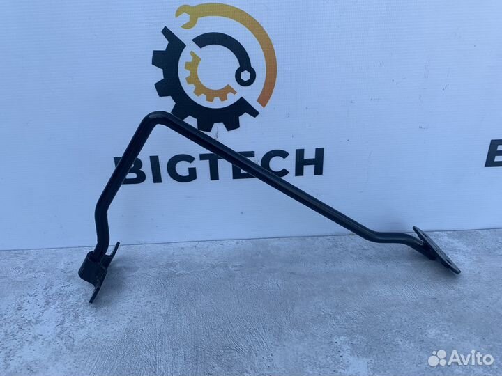 Скоба замка капота Mercedes X204 A2048900032