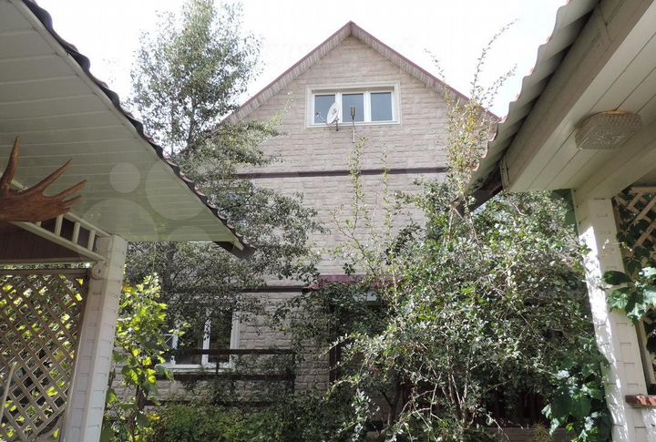 Дом 242 м² на участке 12 сот.