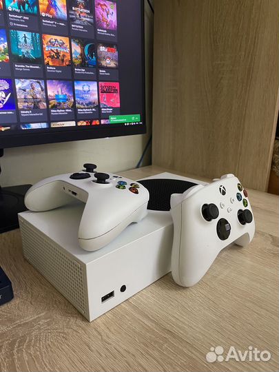 Xbox Series S + Подписка