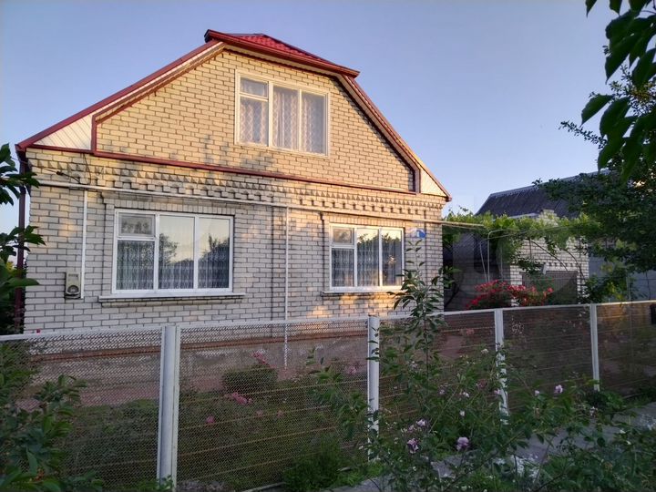 Дом 97,2 м² на участке 8 сот.