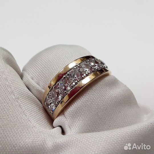 Золотое кольцо с камнем 16р