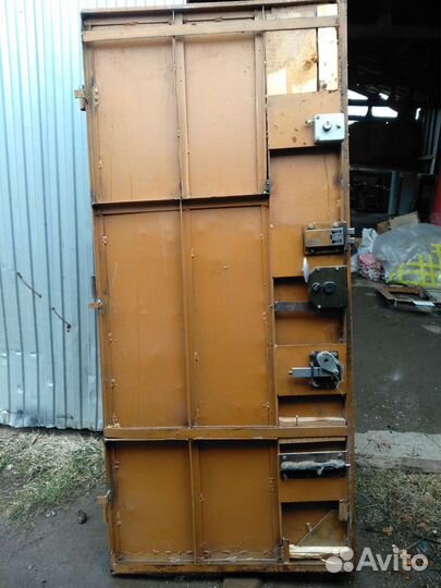 Двери железные б/у