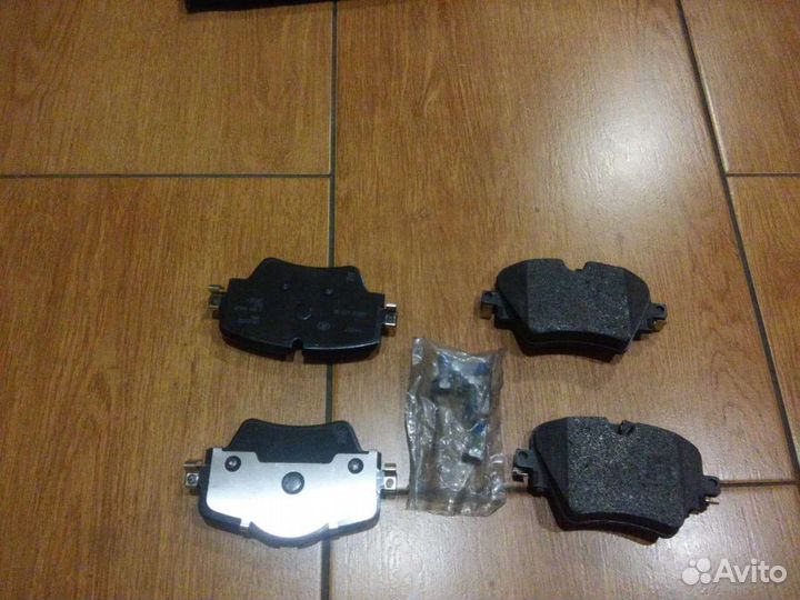 Тормозные колодки передние BMW 34106884492