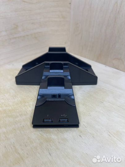 Зарядная станция с охлаждением для PS4