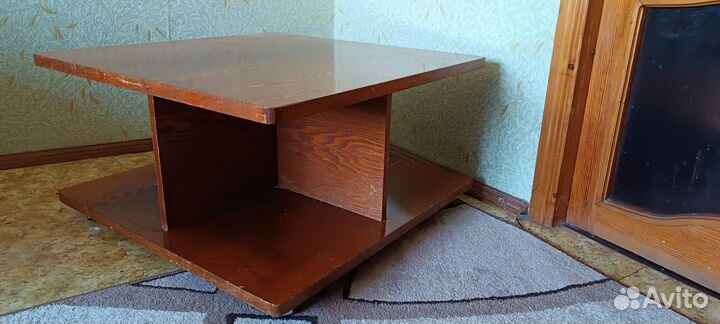 Журнальный столик