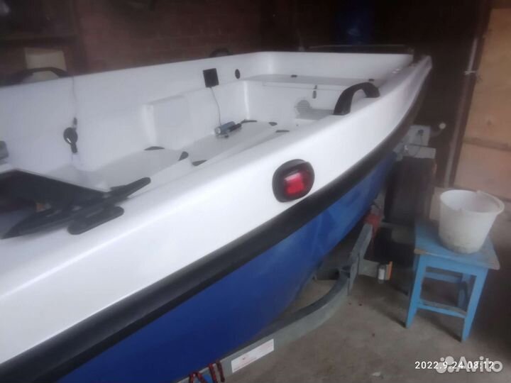 Лодка пластик