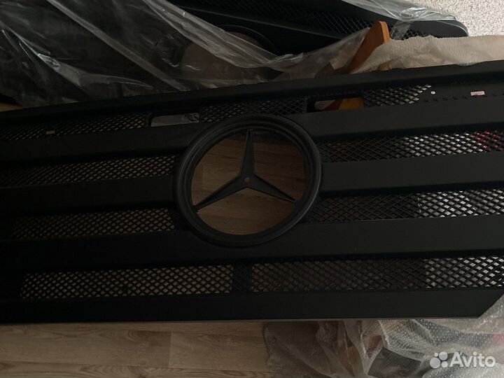 Решетка радиатора на мерседес актрос