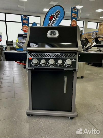 Газовый гриль Napoleon Rogue 425 RSB с вертелом