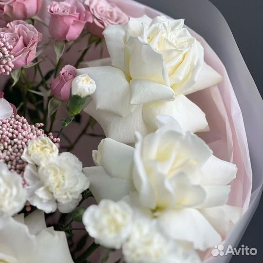 Авторский стильный букет с розами