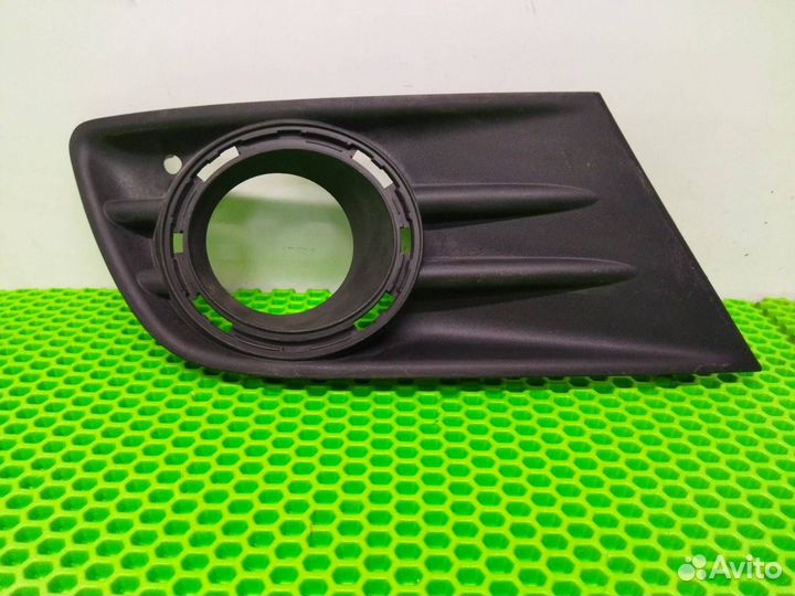 Накладка туманки передняя левая Honda Pilot YF4