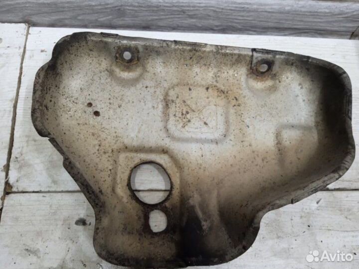 Кожух коллектора Mitsubishi Lancer 9 4G18 2005