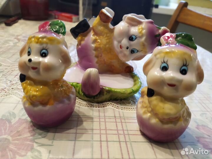 Солонка, перечница и салфетница. Поросятки