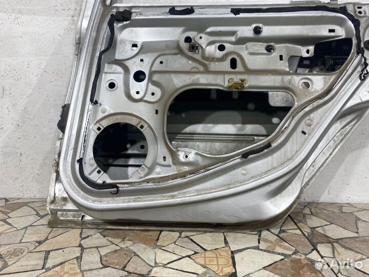 Дверь задняя правая Renault Symbol седан 1.4