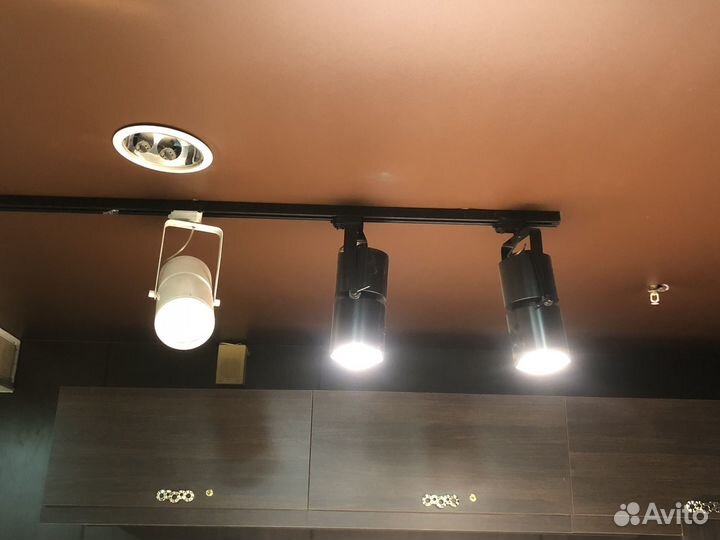 Комплект: 16 светильников с шинопроводами