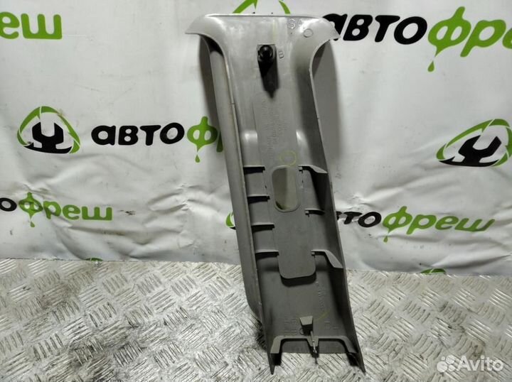 Обшивка стойки правая Subaru Forester S11