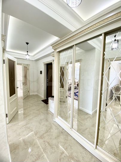 2-к. квартира, 79 м², 4/13 эт.