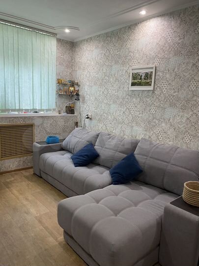 2-к. квартира, 42 м², 1/4 эт.