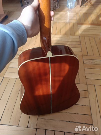 Акустическая гитара мартинез