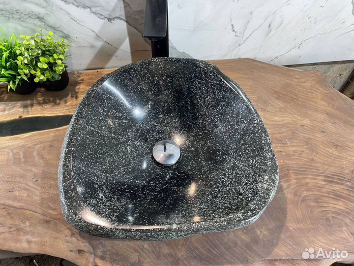 Дизайнерская раковина из натурального камня