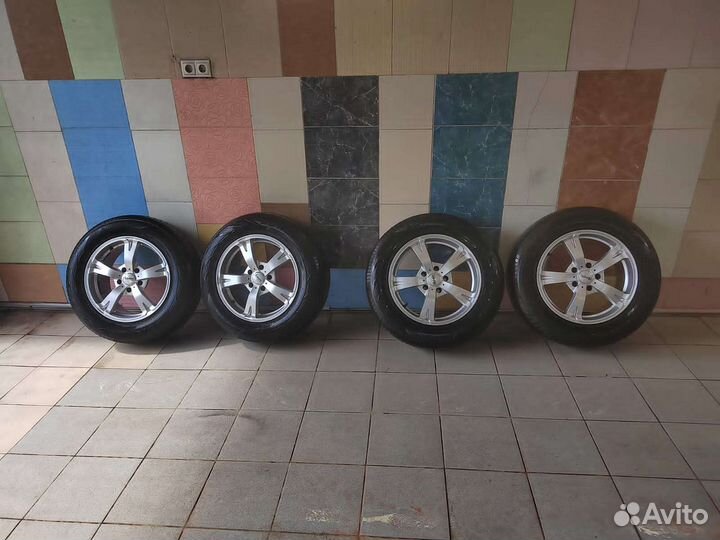 Acustica Challenger 235/65 R17