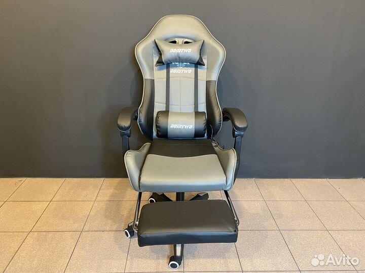 Компьютерное кресло с подножкой и вибромассажем